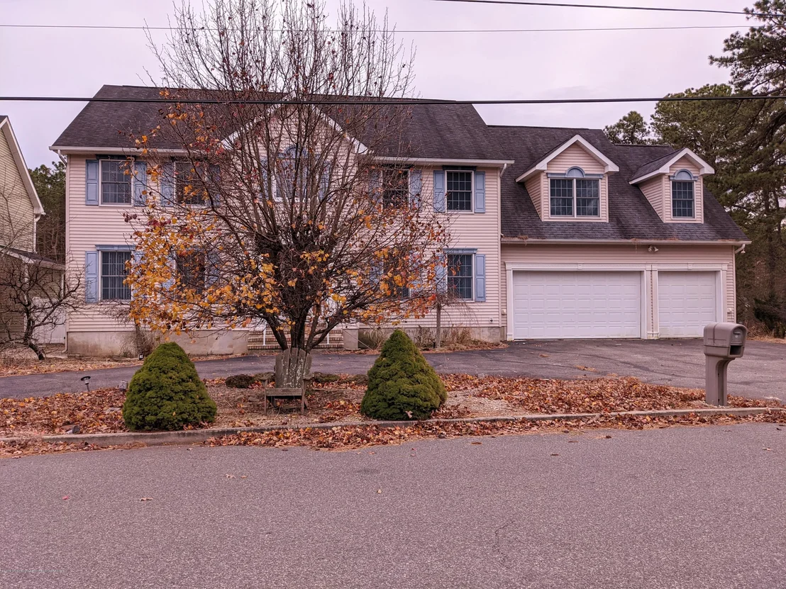 Photo of 1671 Joffre Road