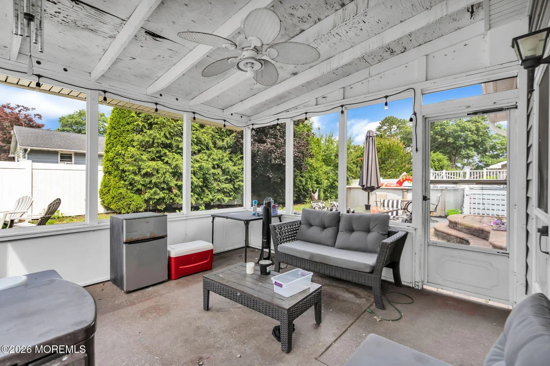 Photo of 2209 Crestwood Drive