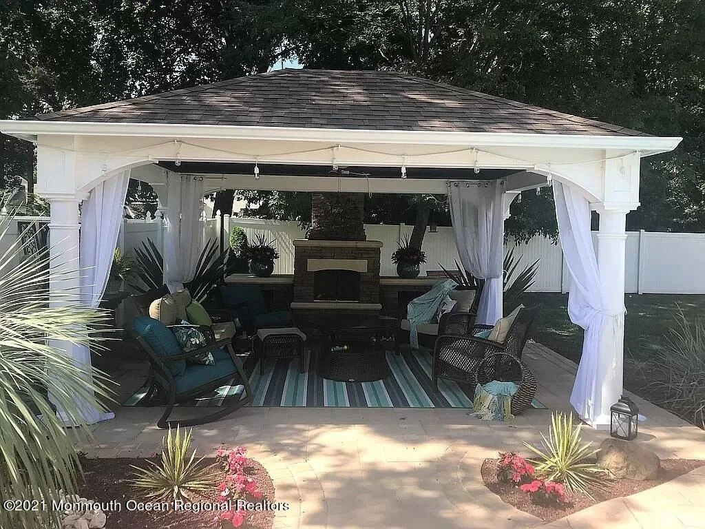 Photo of 607 Windcrest Court
