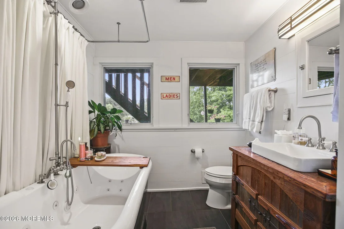 Photo of 30 S Lakeview Drive
