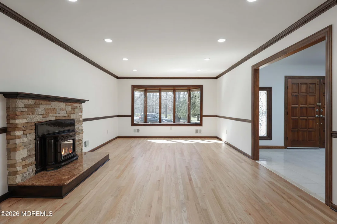 Photo of 463 Cottrell Road