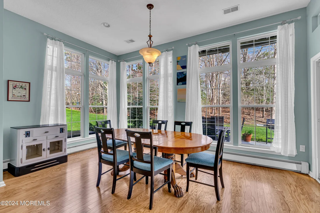 Photo of 2584 Collier Road