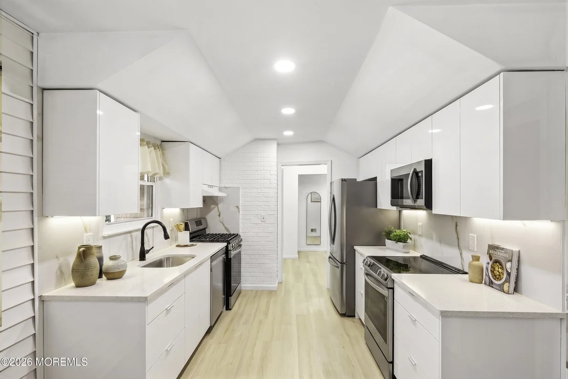 Photo of 1006 Amethyst Drive