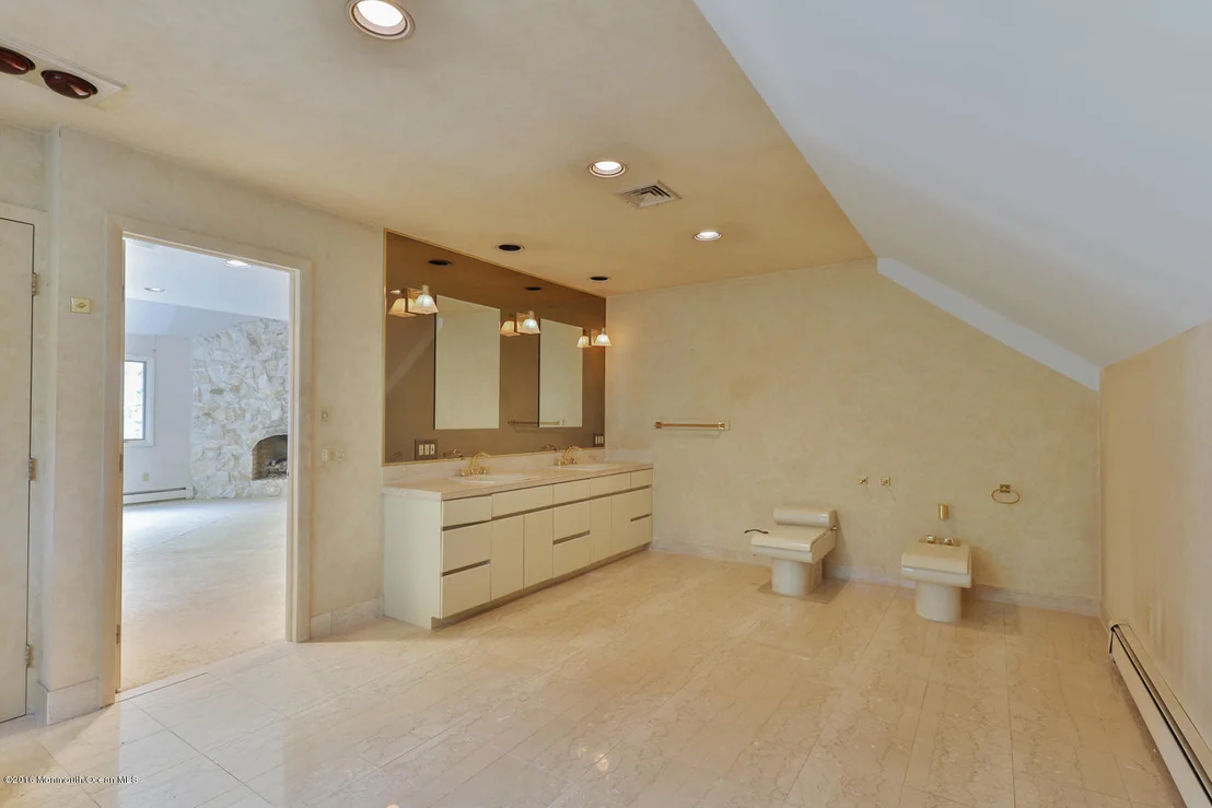Photo of 2114 Shadowbrook Drive
