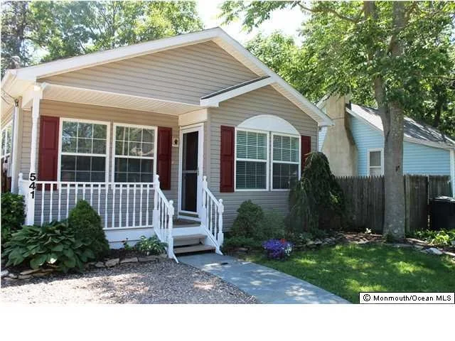 Photo of 541 Parker Avenue