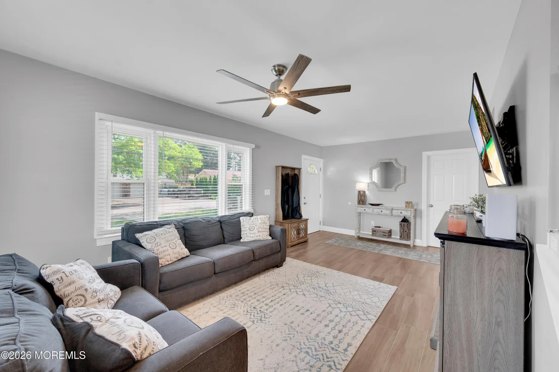 Photo of 741 Manor Drive