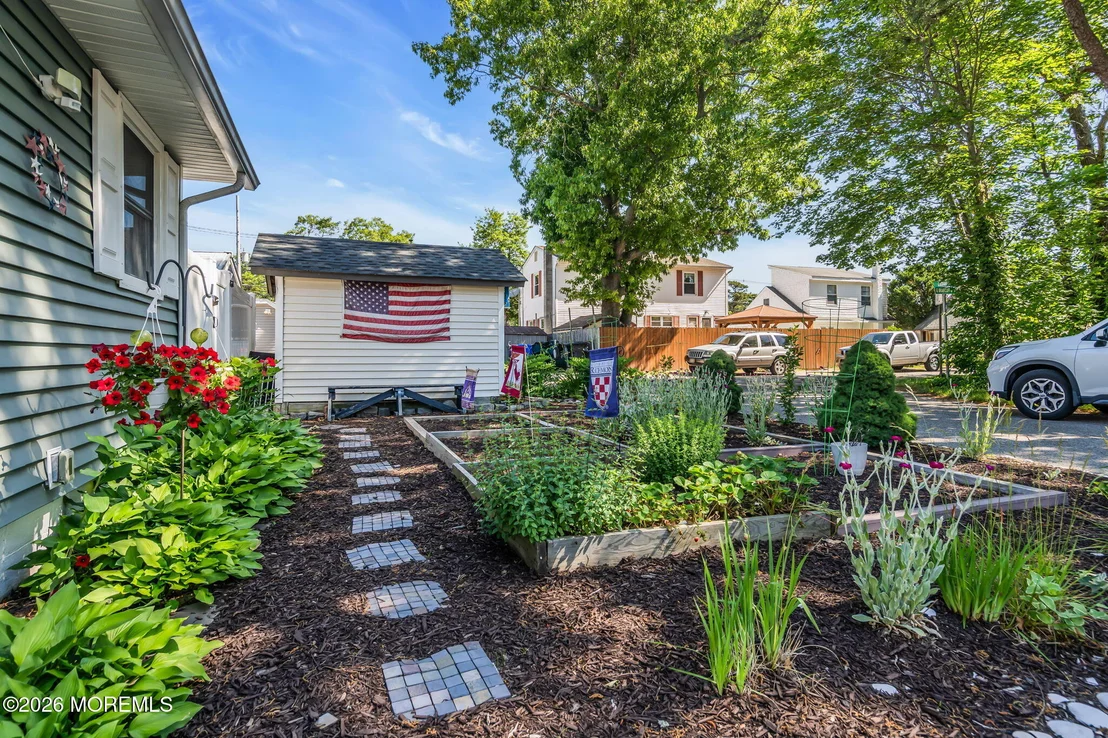 Photo of 442 Mohawk Drive