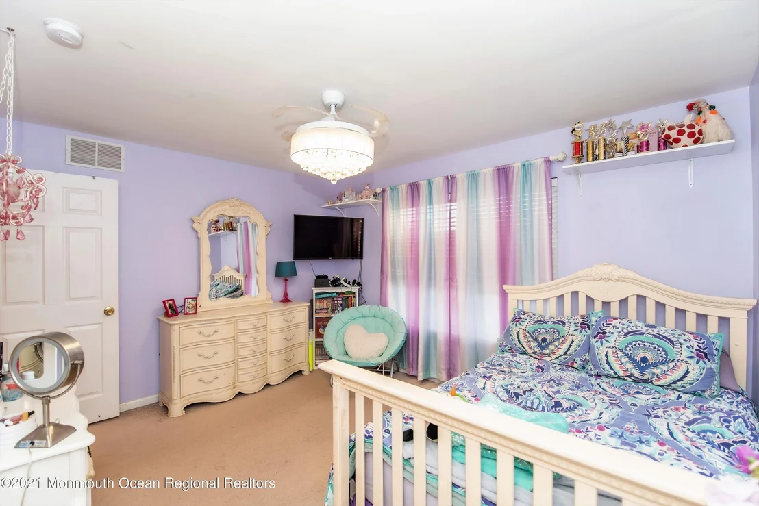 Photo of 607 Windcrest Court