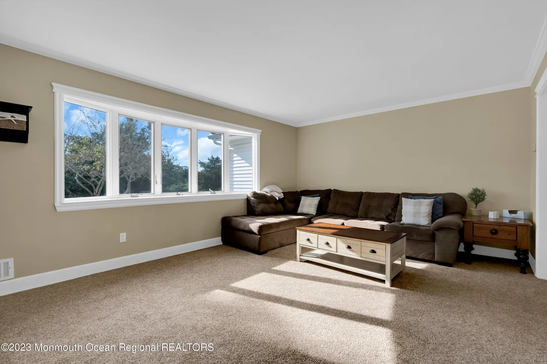 Photo of 1435 Flintoft Avenue