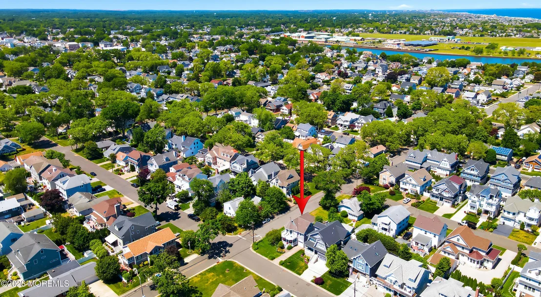Photo of 384 Pine Avenue