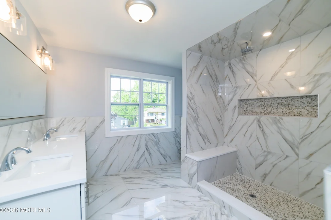 Photo of 128 Center Avenue