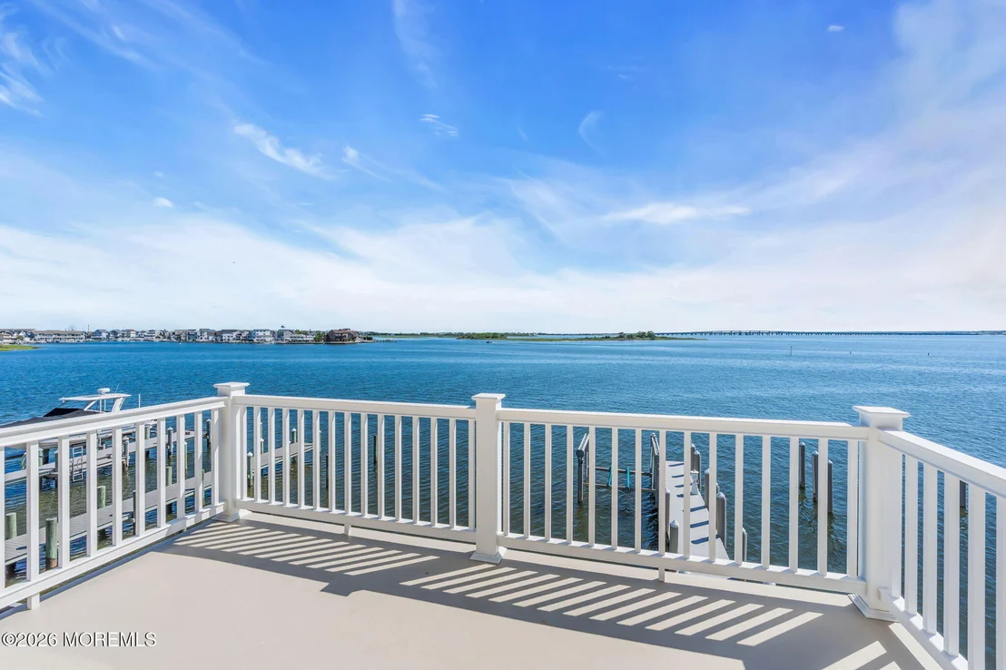 Photo of 153 Pershing Boulevard