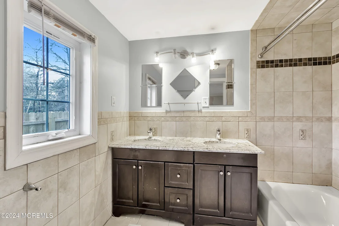 Photo of 430 Everett Road