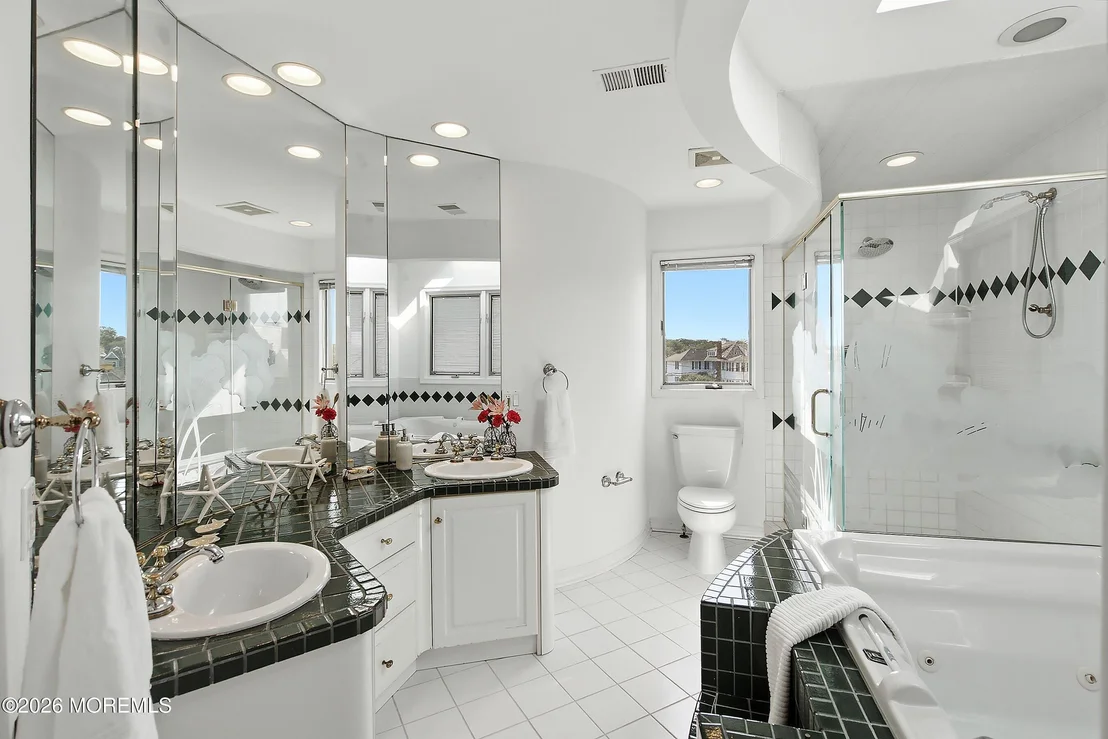 Photo of 2007 Ocean Avenue N