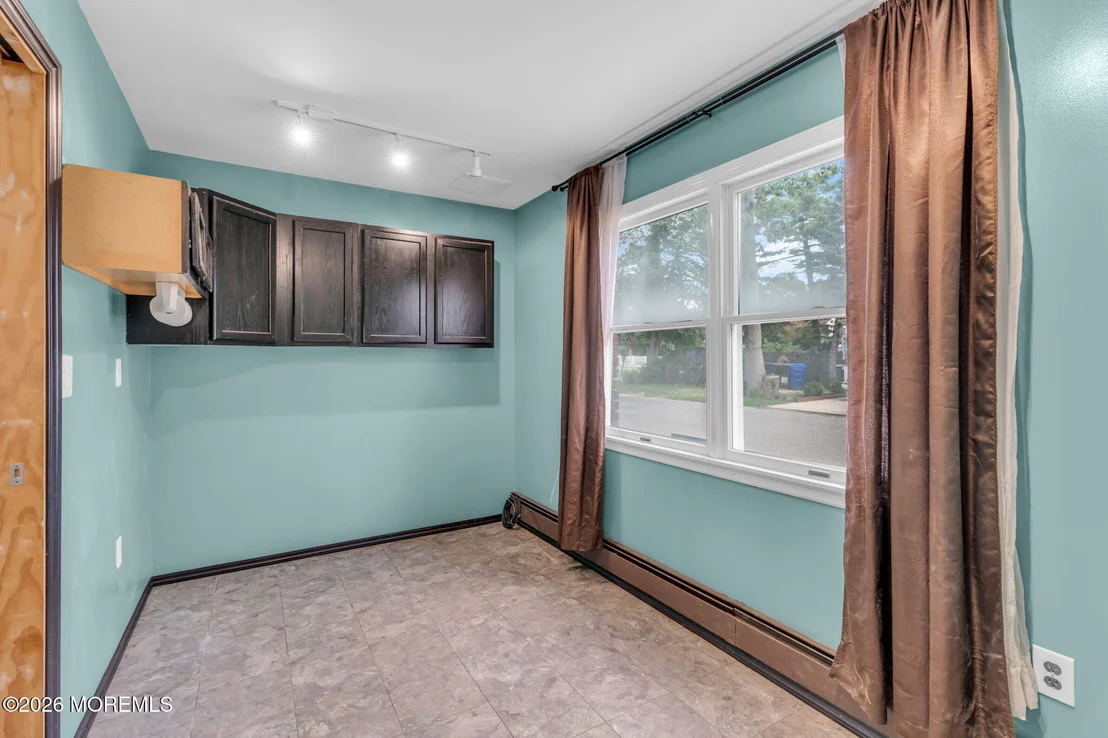 Photo of 857 Stapleton Avenue