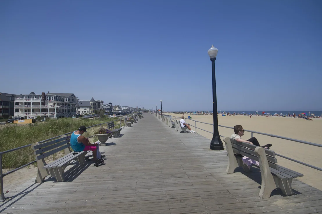 Photo of Unit 2F at 30 Ocean Pathway