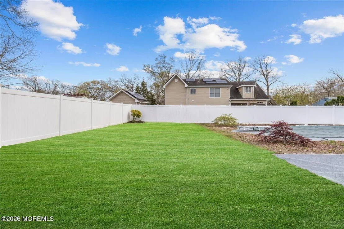 Photo of 353 Constitution Drive