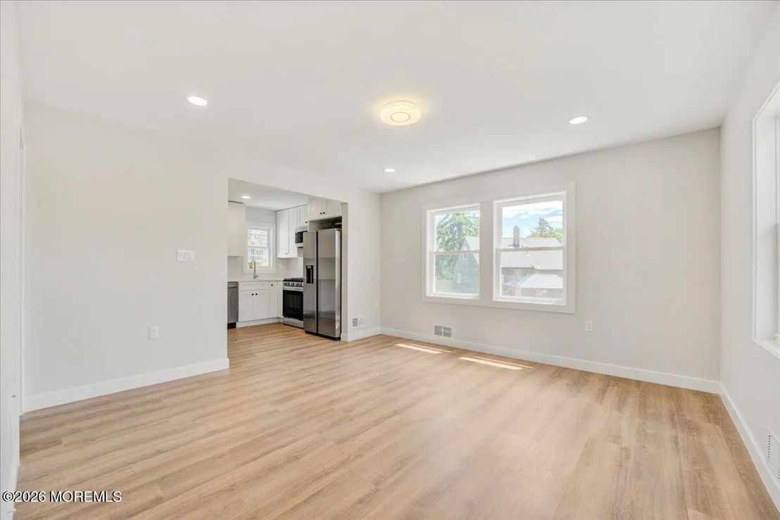 Photo of 39 Point O Woods Drive