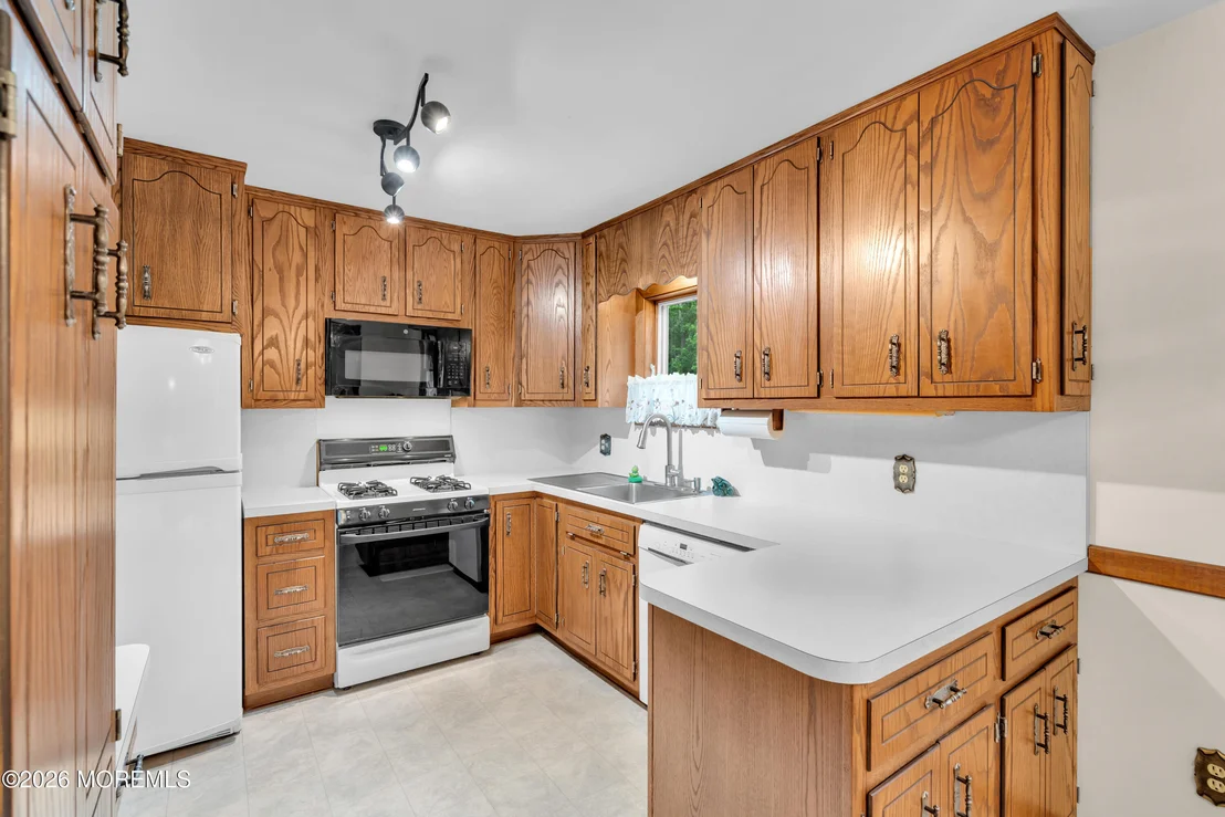 Photo of 99 Cedar Swamp Road