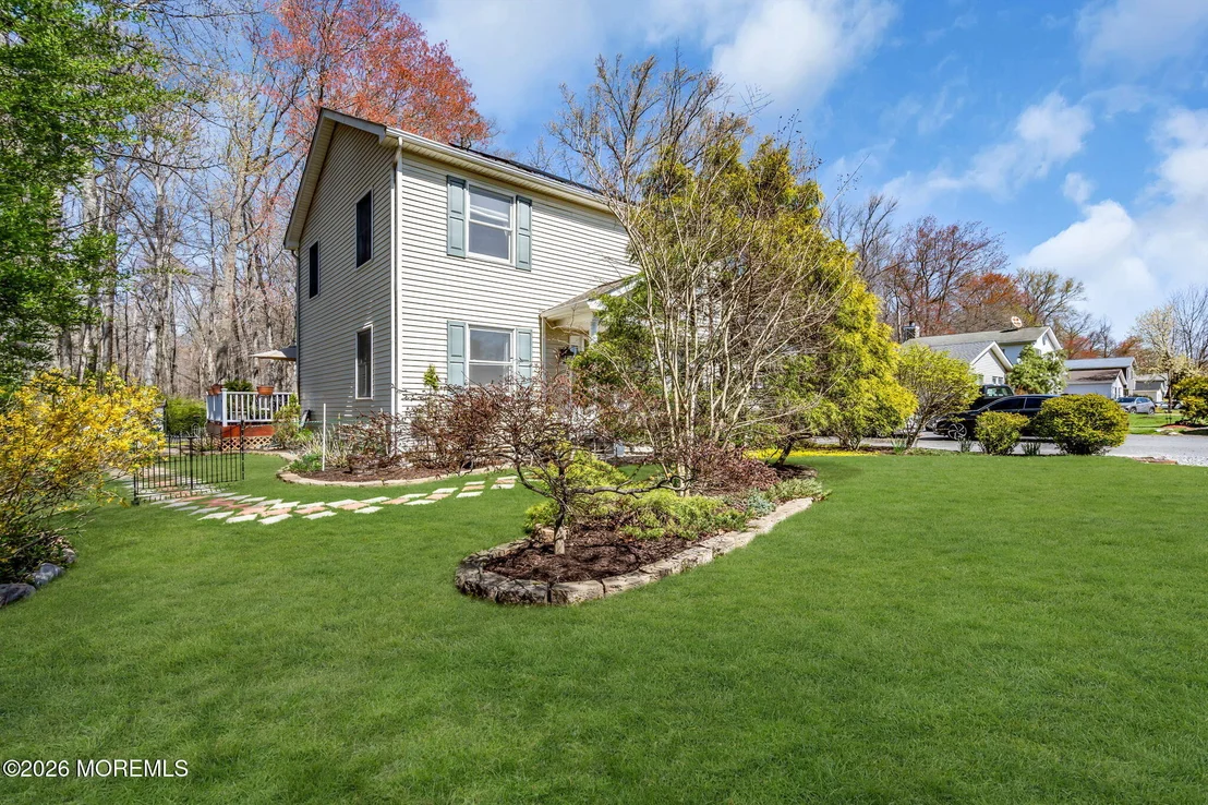 Photo of 90 Bear Brook Road