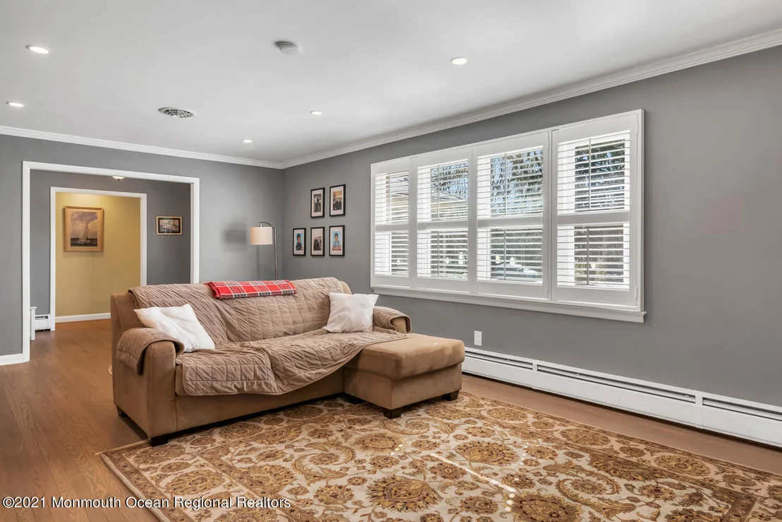 Photo of 407 Rumson Road