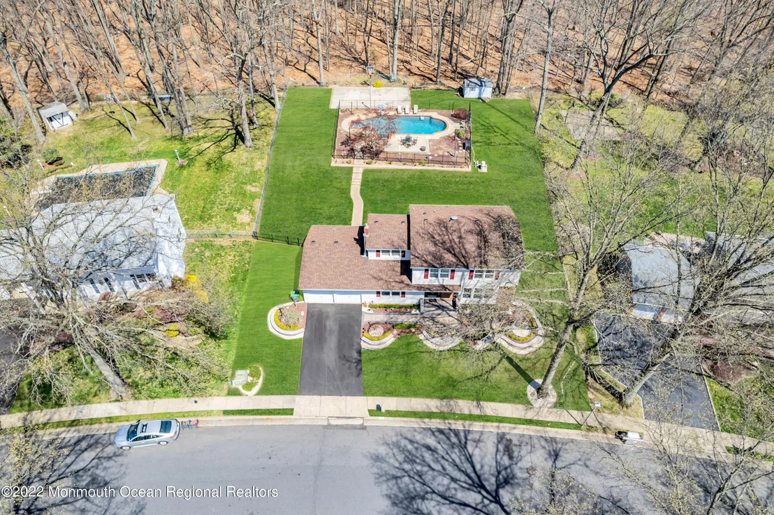 Photo of 7 Algonquin Drive