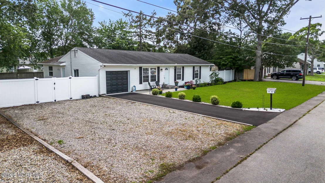 Photo of 417 Chestnut Drive
