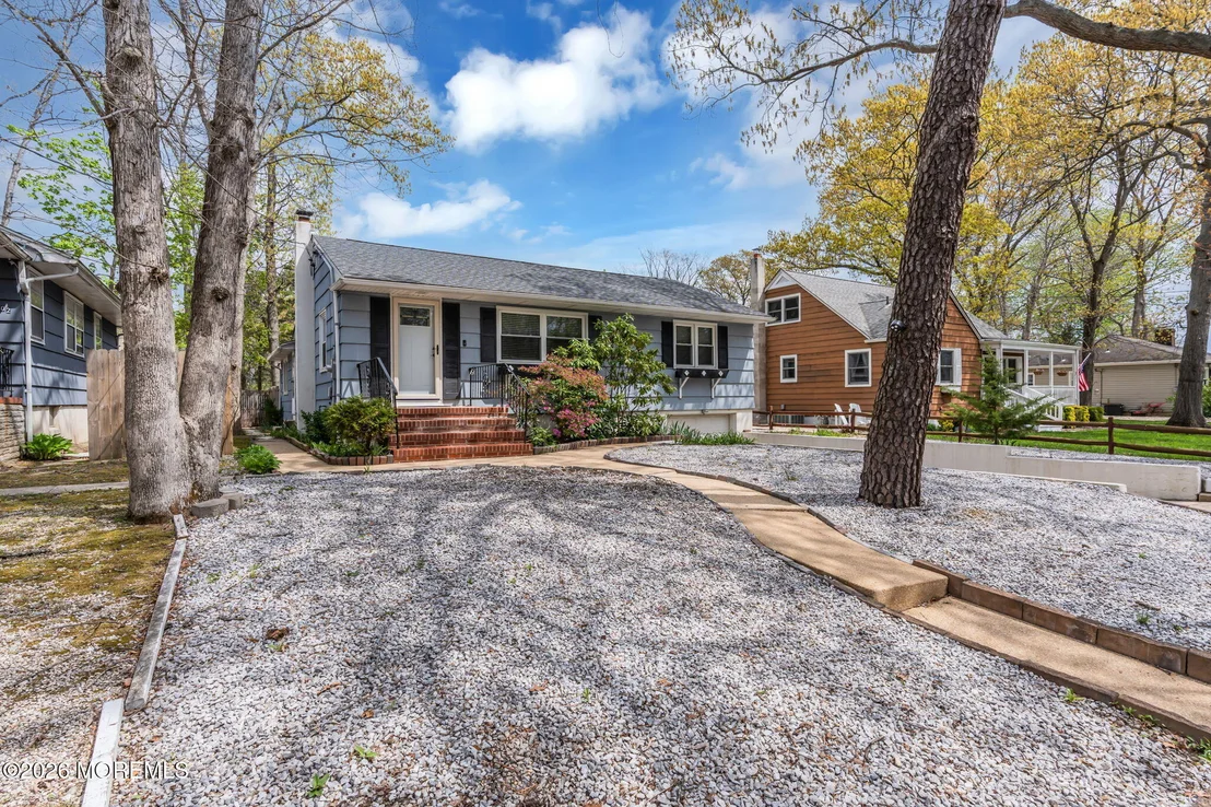 Photo of 704 Barberry Drive