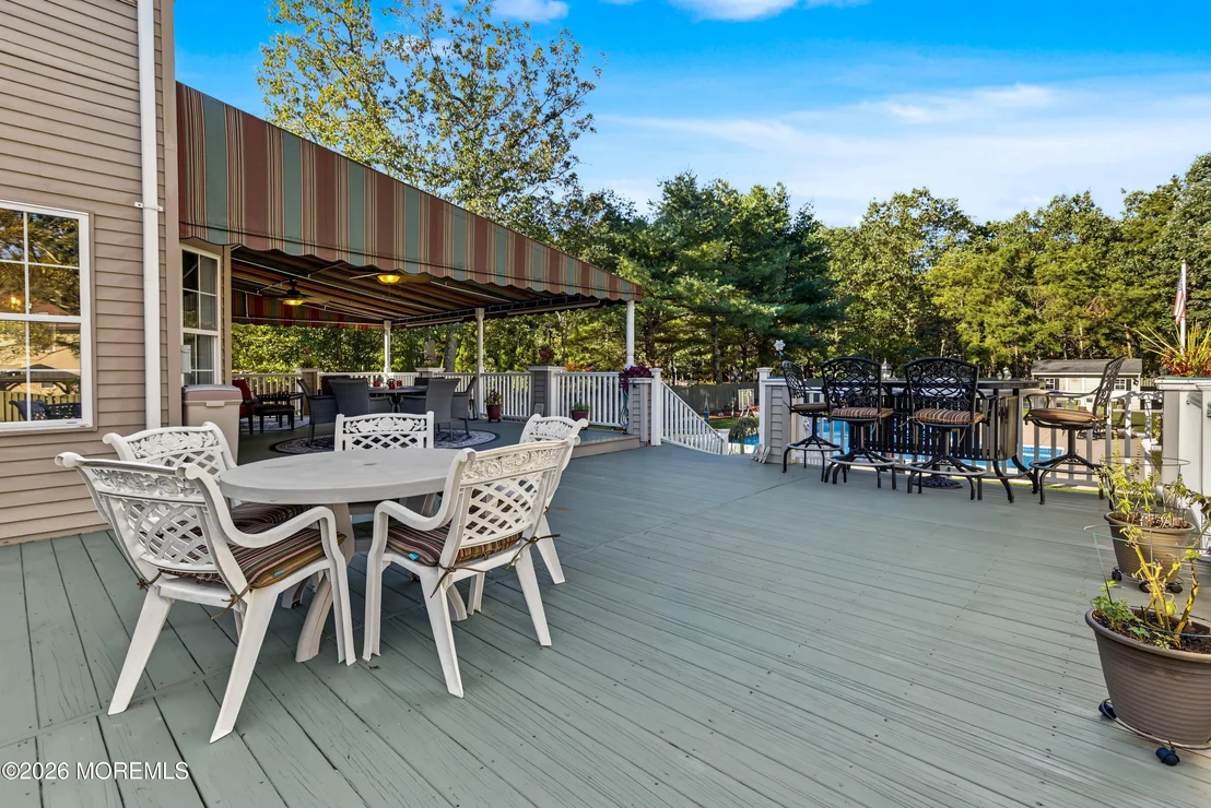 Photo of 611 Winterberry Boulevard
