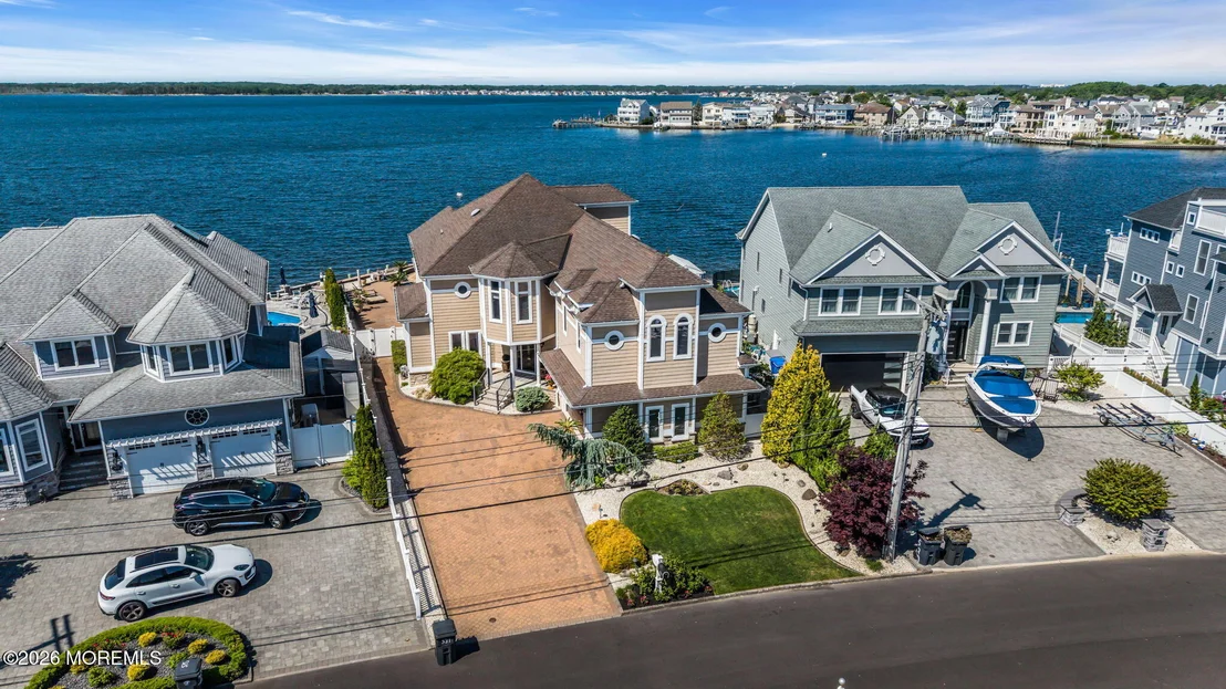 Photo of 531 Bayview Drive