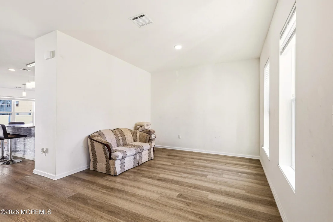 Photo of 17 4th Avenue