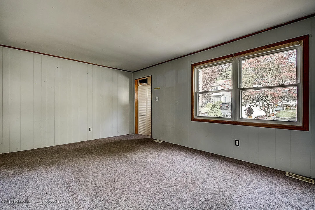 Photo of 329 Edgeview Road