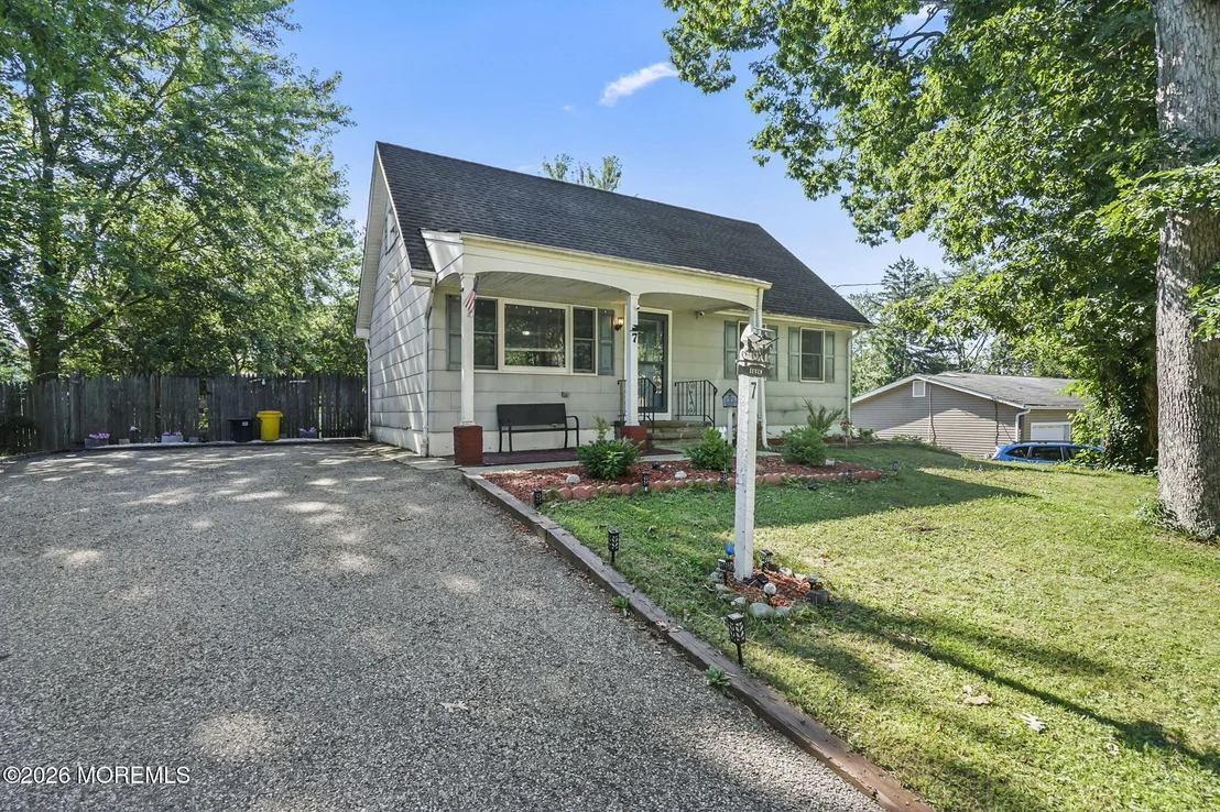 Photo of 7 Princeton Drive