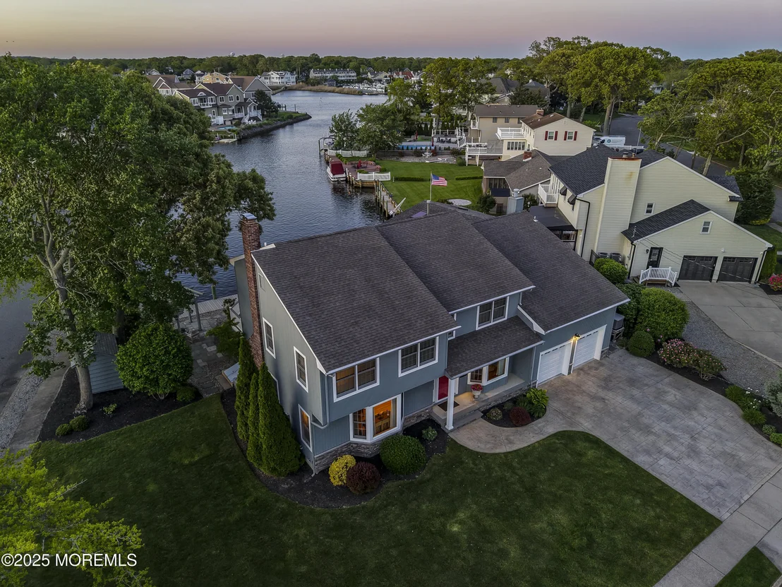 Photo of 560 Midwood Drive