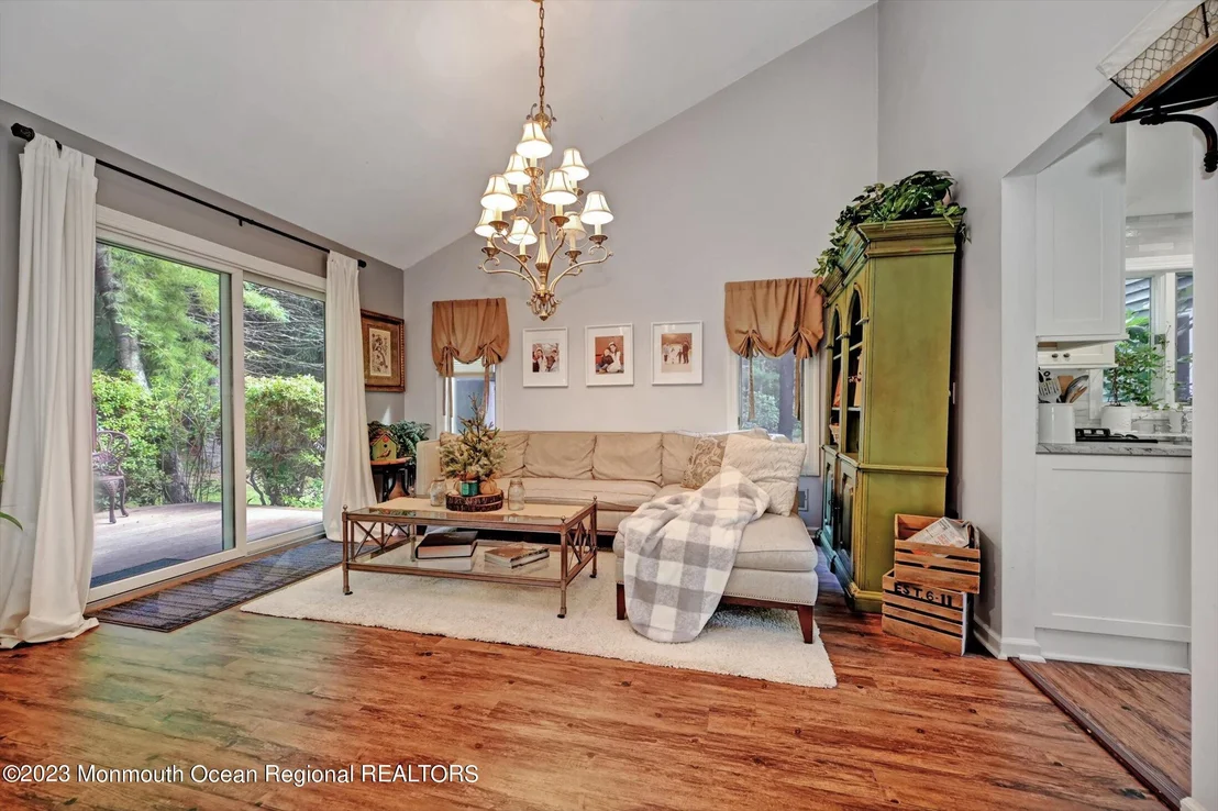 Photo of 897 Fort Plains Road
