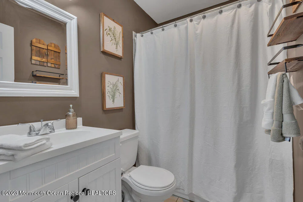 Photo of 1233 Clearview Street