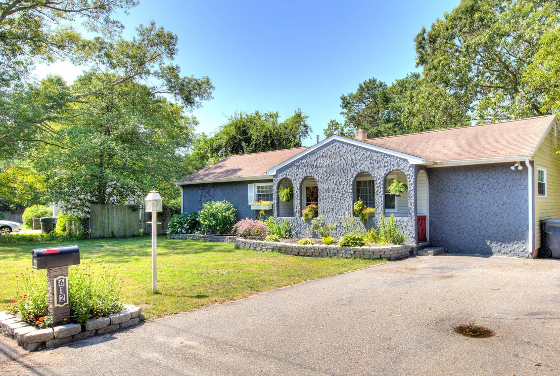 Photo of 612 Midstreams Road