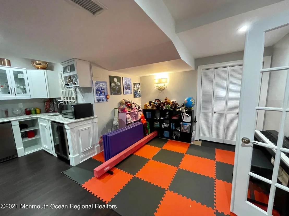 Photo of 607 Windcrest Court