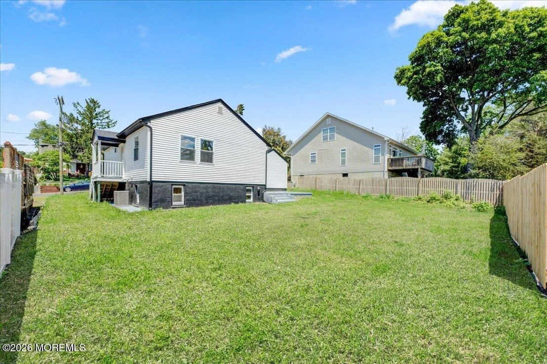 Photo of 39 Point O Woods Drive