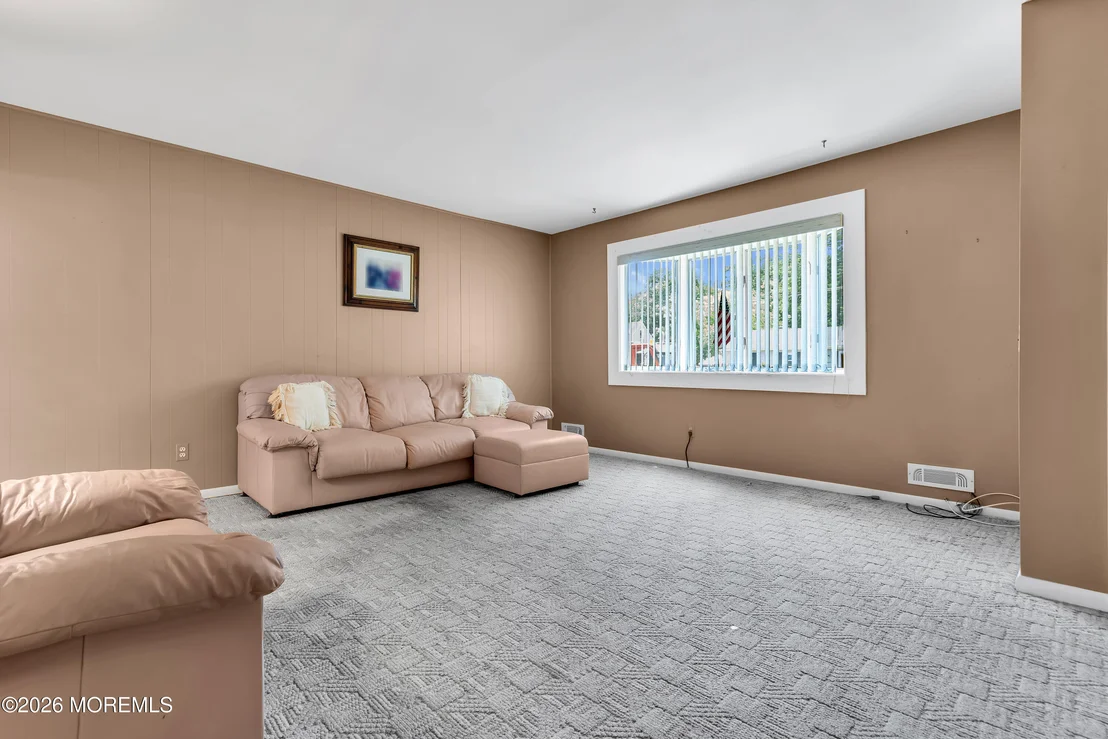 Photo of 416 Macarthur Drive