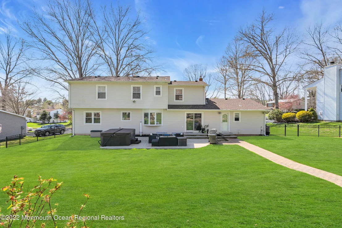 Photo of 7 Algonquin Drive