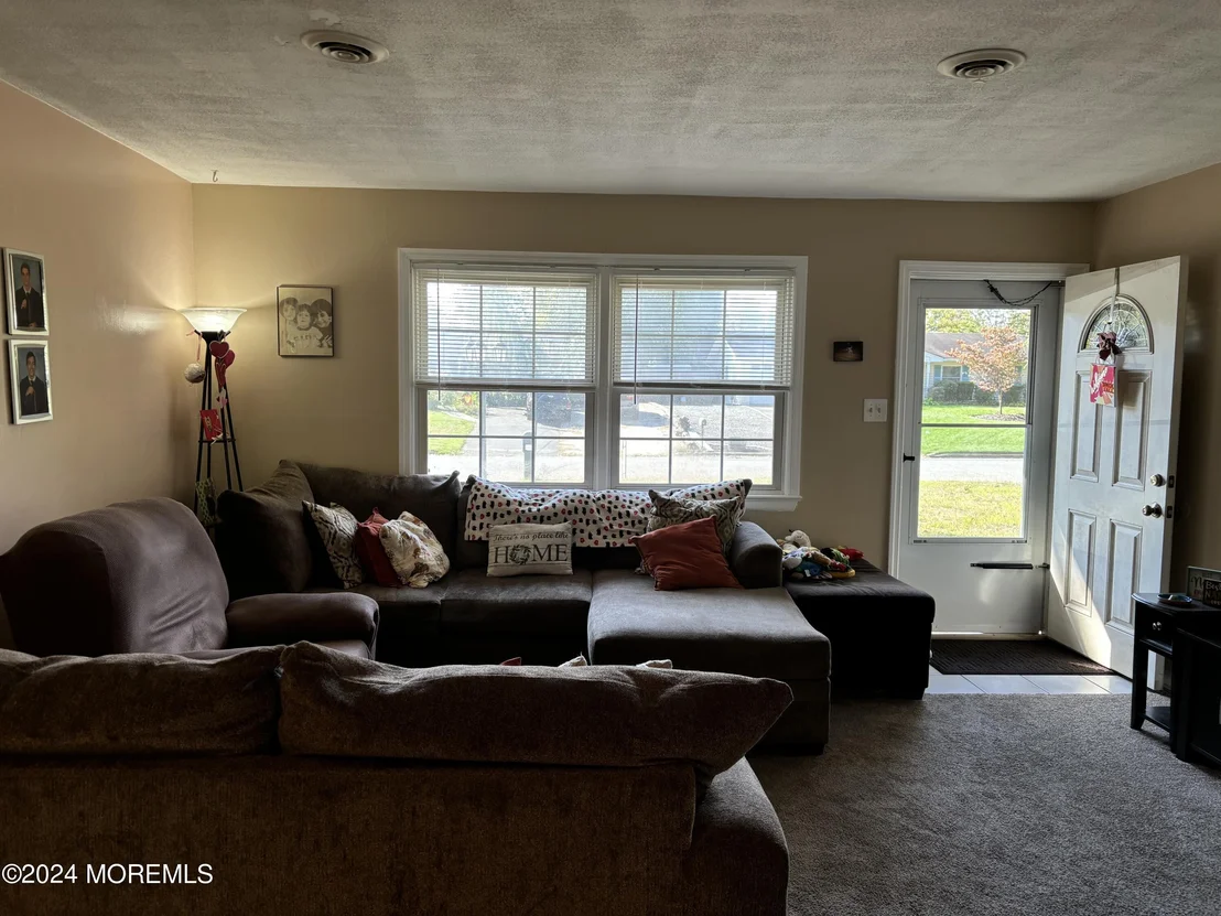 Photo of 412 Lawrence Drive