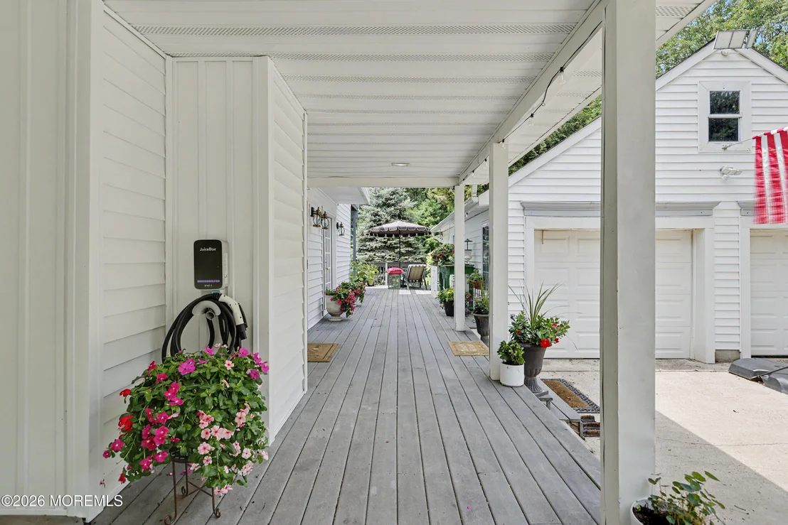 Photo of 700 Wright Debow Road
