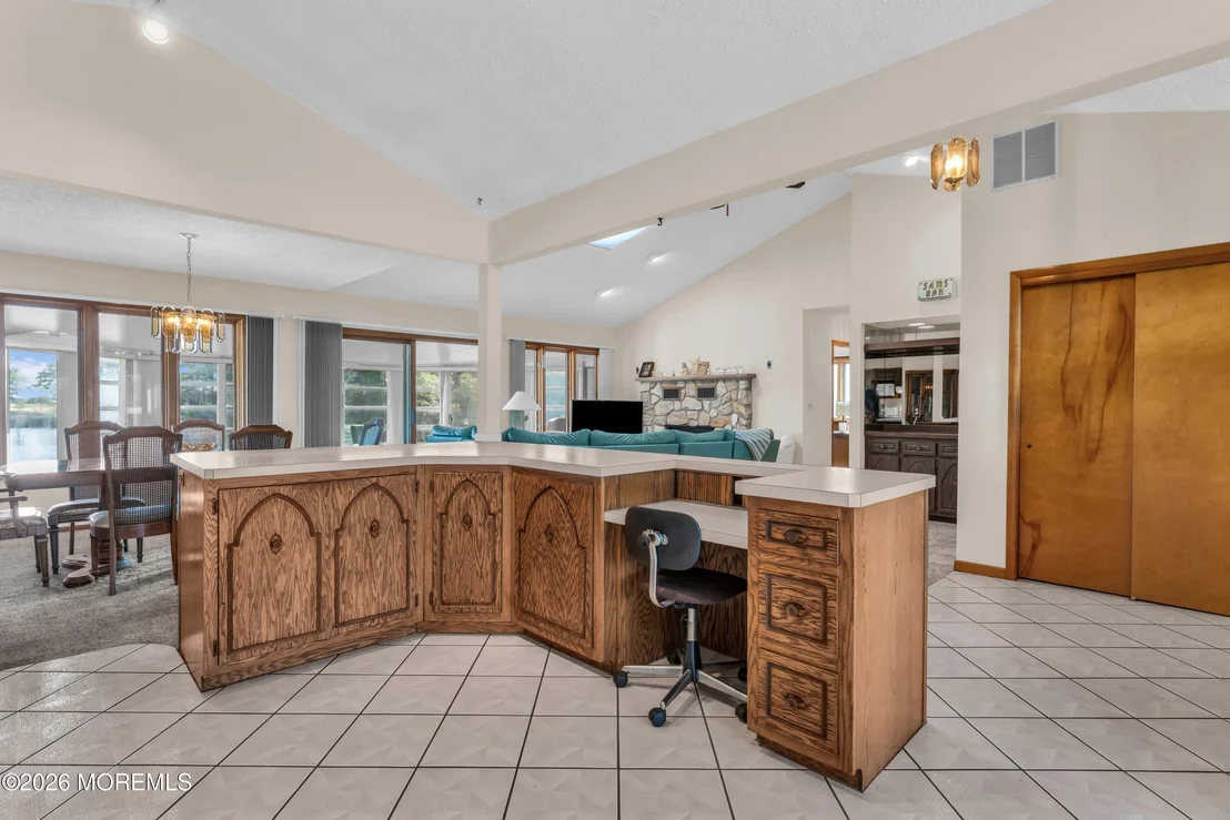 Photo of 1007 Laurel Boulevard
