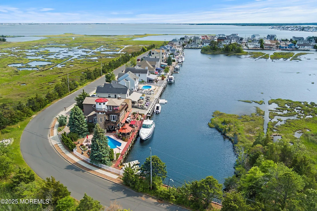Photo of 54 Cedar Island Drive