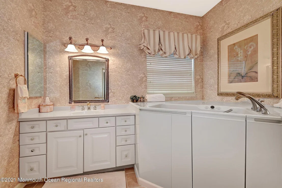 Photo of 41 Portchester Drive