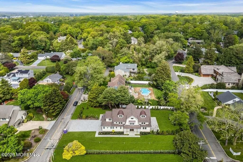 Photo of 907 Riverview Drive