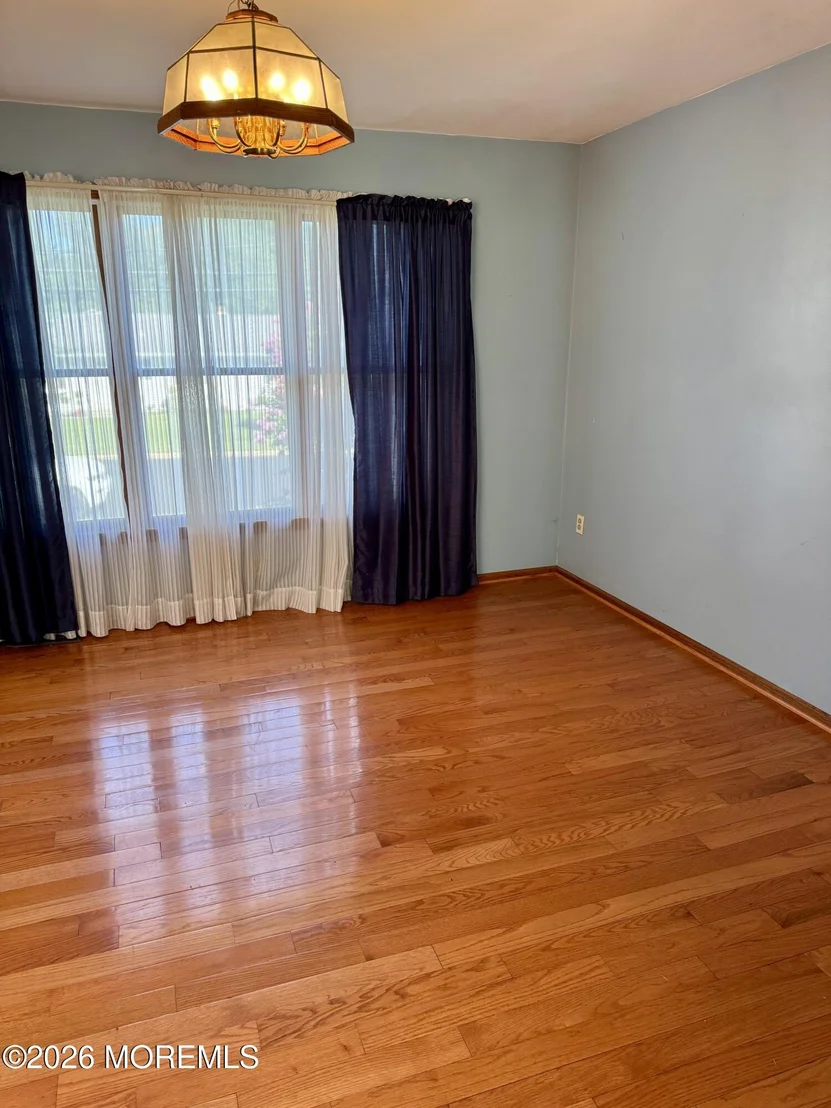 Photo of 21 Sylvan Boulevard