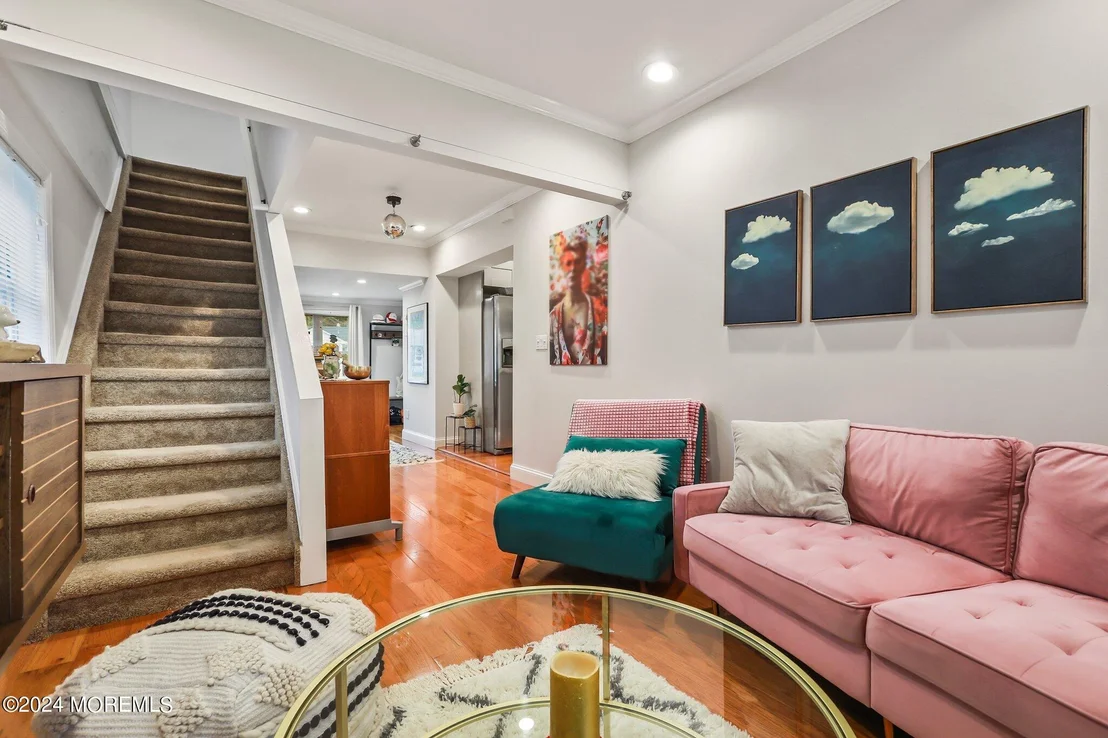 Photo of 785 Lakeshore Drive