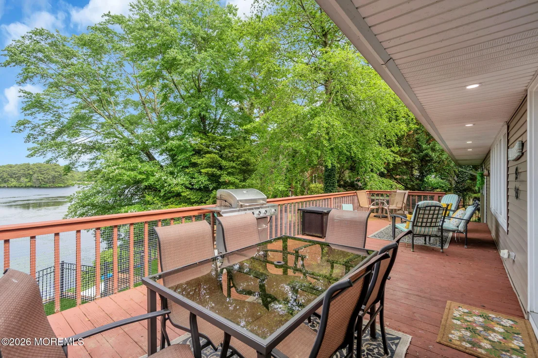 Photo of 1600 Parkview Boulevard